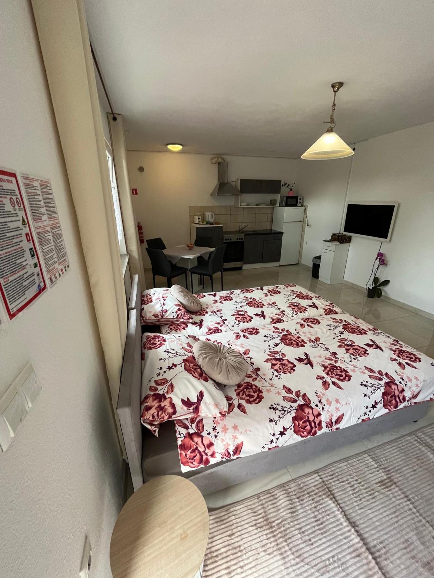 Apartma Azurre Postojna Exterior foto